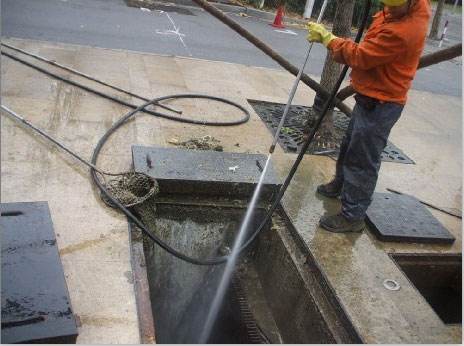 阳山池底污泥如何清理